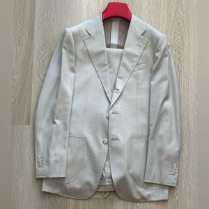 Gently Used SUITSUPPLY Havana Sand Wool-Silk Blend Suit (38R)